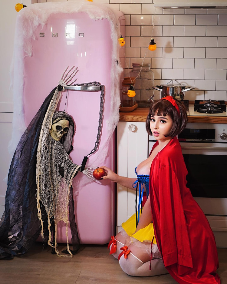 【上车】欧派自己会抖！网红《Suzanna Joy》丰满肉体OnlyFans全放送！