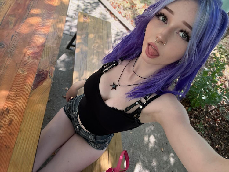 【上车】甜美又叛逆！18禁辣妹网红《Ashley Scarr》