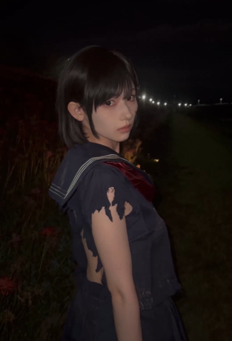 Coser真实还原《沉默之丘f》深水雏子！随手拿武器给人最强女高中生氛围！