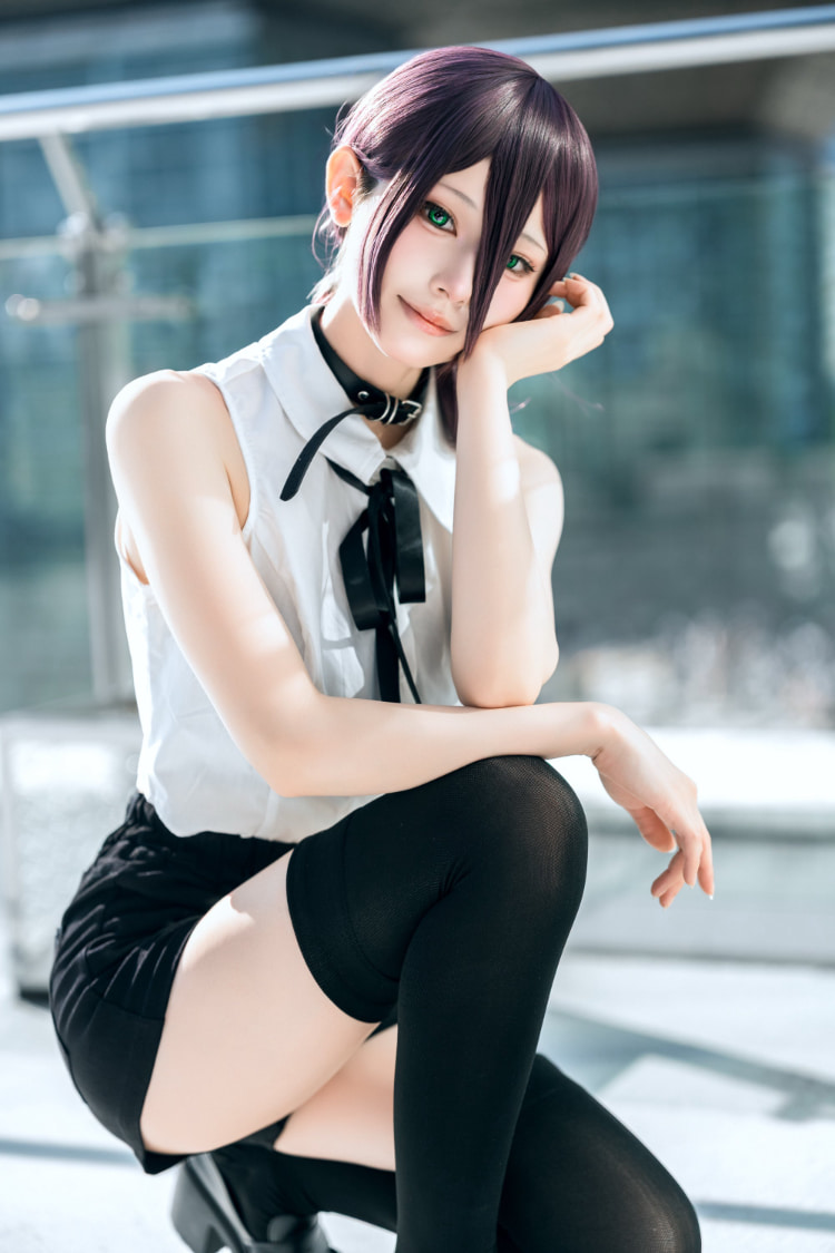 Coser真实还原《沉默之丘f》深水雏子！随手拿武器给人最强女高中生氛围！