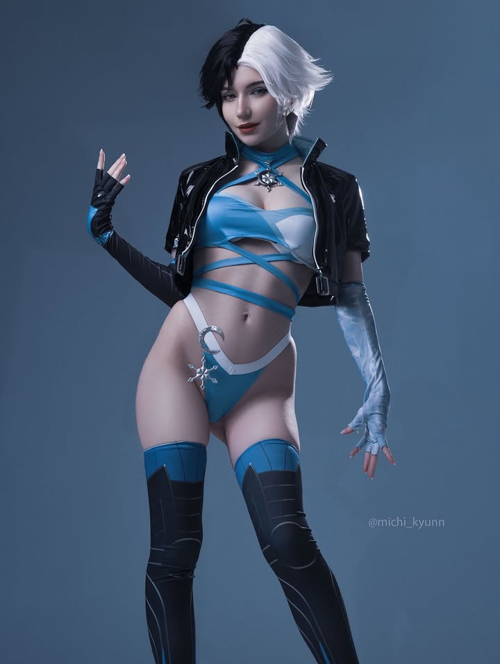 绝美中不失性感！俄罗斯Coser《Michi》精致的像二次元走出的艺术品！