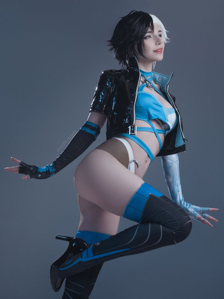 绝美中不失性感！俄罗斯Coser《Michi》精致的像二次元走出的艺术品！