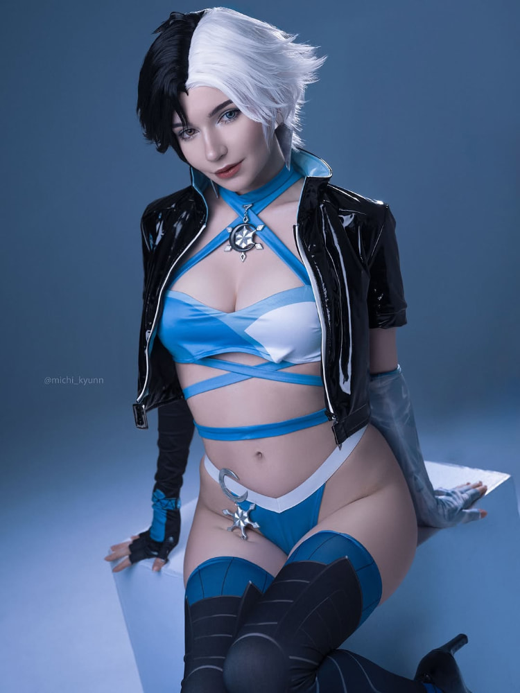 绝美中不失性感！俄罗斯Coser《Michi》精致的像二次元走出的艺术品！
