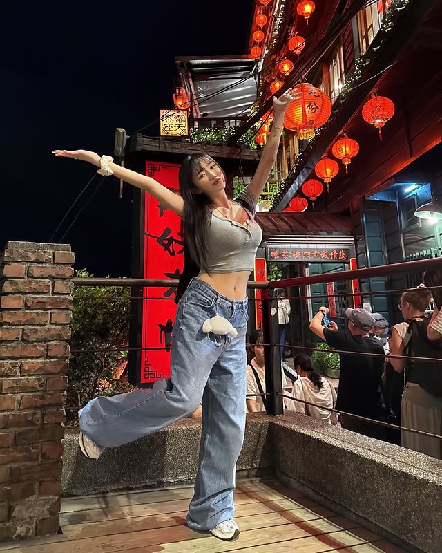 漂亮的韩国姊姊《HALIMI 하리미》在家超抚媚！开台来陪你睡个好觉！