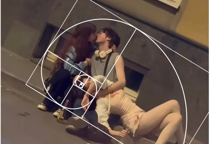 真实意外成梗图《新宿谜样三人组》艺术风貌让网友发挥二创精神！