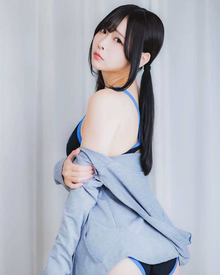 《海月りま》童颜自带无辜纯欲感！偶尔拍摄「百合香」火辣感喷发！