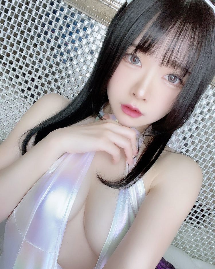 《海月りま》童颜自带无辜纯欲感！偶尔拍摄「百合香」火辣感喷发！