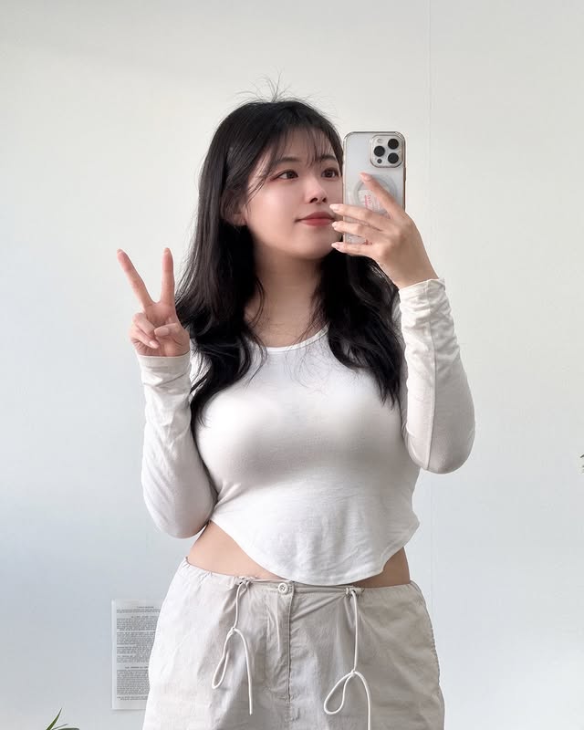 神秘韩国美女《혜린1997_0827》有明星脸！还有着超澎湃好胸！