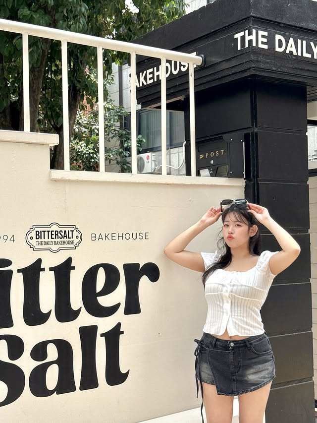 神秘韩国美女《혜린1997_0827》有明星脸！还有着超澎湃好胸！