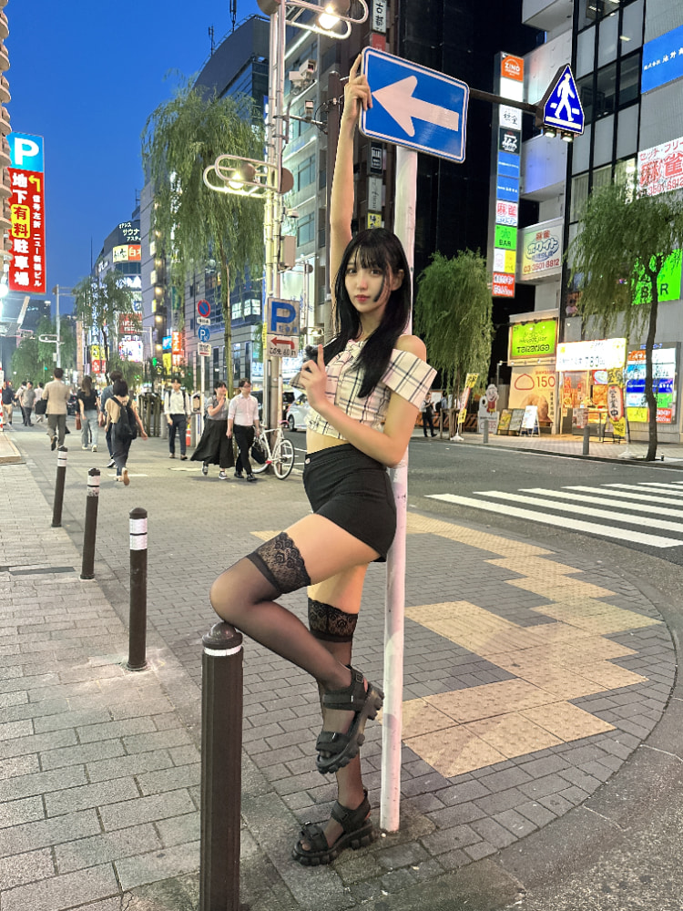 Gt9JL5LWIAAcxzl.jfif