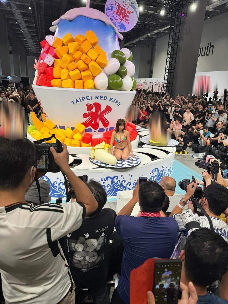 《日向葵衣》超赞身材「奶澎臀翘」现身TRE！美照辣翻夏天！