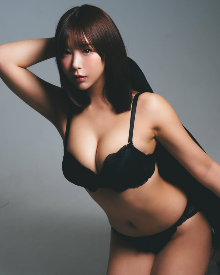 《日向葵衣》超赞身材「奶澎臀翘」现身TRE！美照辣翻夏天！