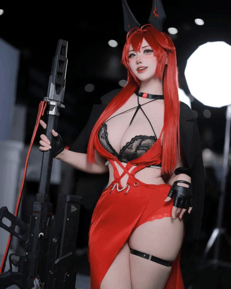 胸襟开阔《Yasal》正妹Coser「有容奶大」！