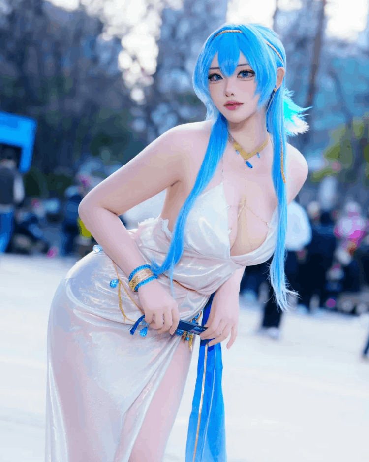 胸襟开阔《Yasal》正妹Coser「有容奶大」！