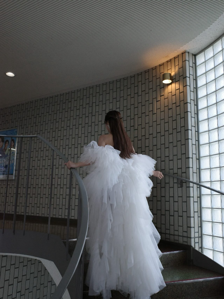 《三上悠亚穿婚纱被骂》到底算不算职业歧视？