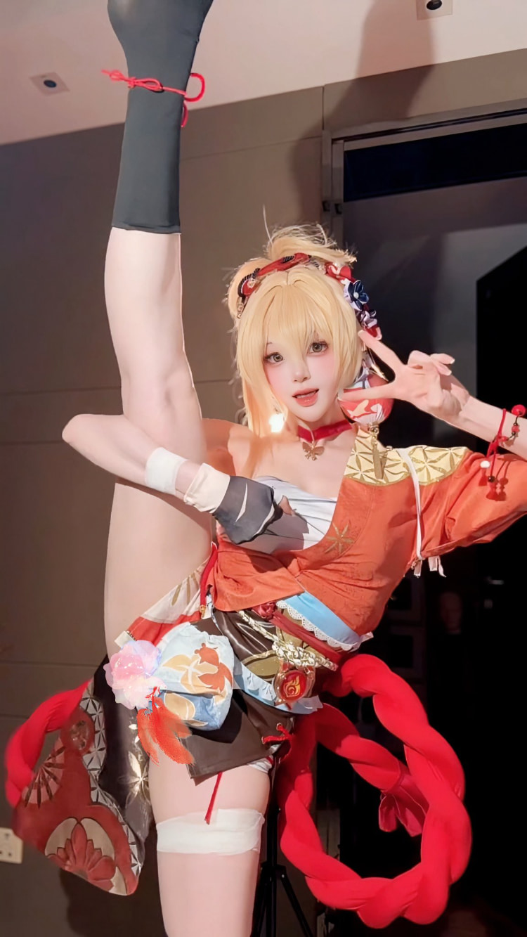 横劈、竖劈，怎么劈都很长！《兔田Nini》一字马简直是日常！