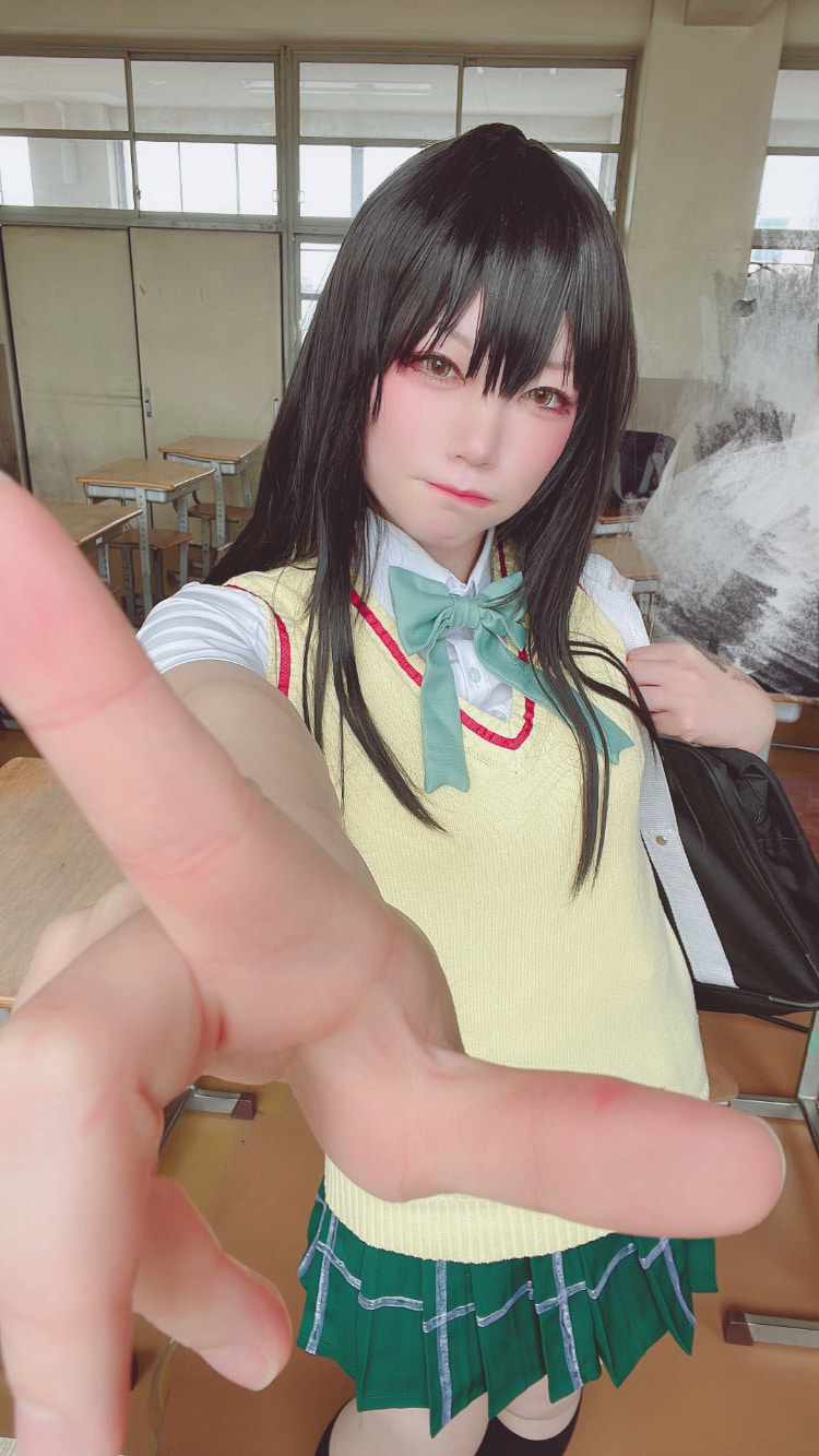 ちあ美女超用心还原《恋上换装娃娃》兔女郎海梦！长腿搭丰胸成最美画面！