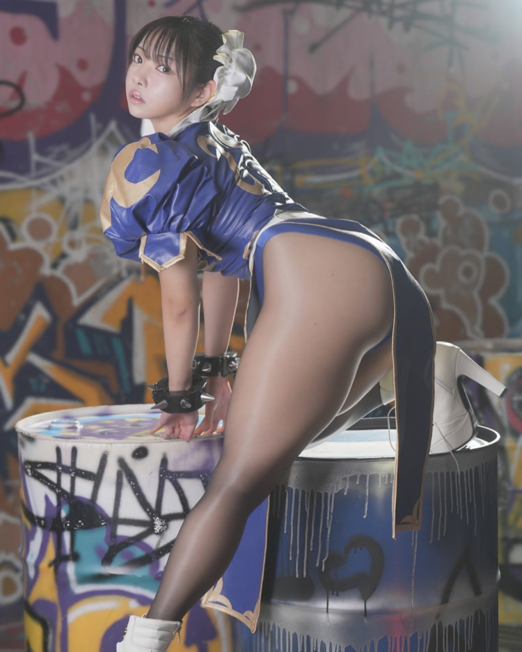 蜜大腿爆击人心！日本Coser《仆プリ》扮演「春丽」修长肉感线条分明超养眼！