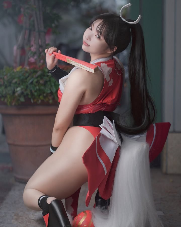 蜜大腿爆击人心！日本Coser《仆プリ》扮演「春丽」修长肉感线条分明超养眼！