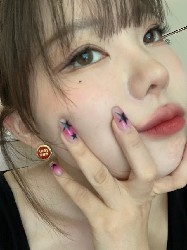 美到路人回头《kisy0729 홍영기》完美的童颜微肉好身材、更显无敌青春样貌！