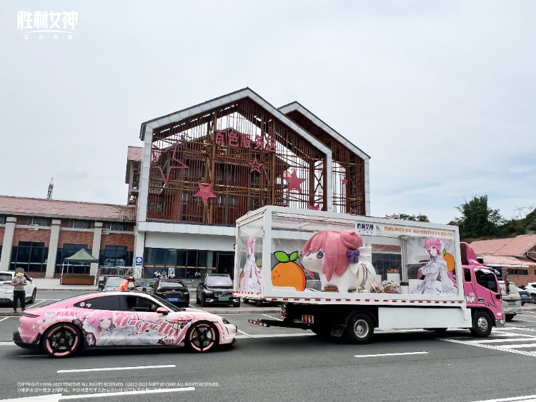 名Coser「菌烨」还原《胜利女神：妮姬》桃乐丝！跟着Doro卡车巡回！
