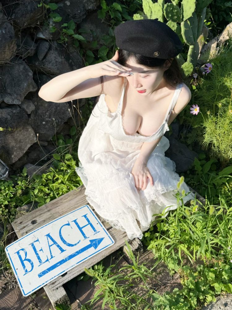 爱露的女神《Asuna》是个富含奶香气的女孩子！