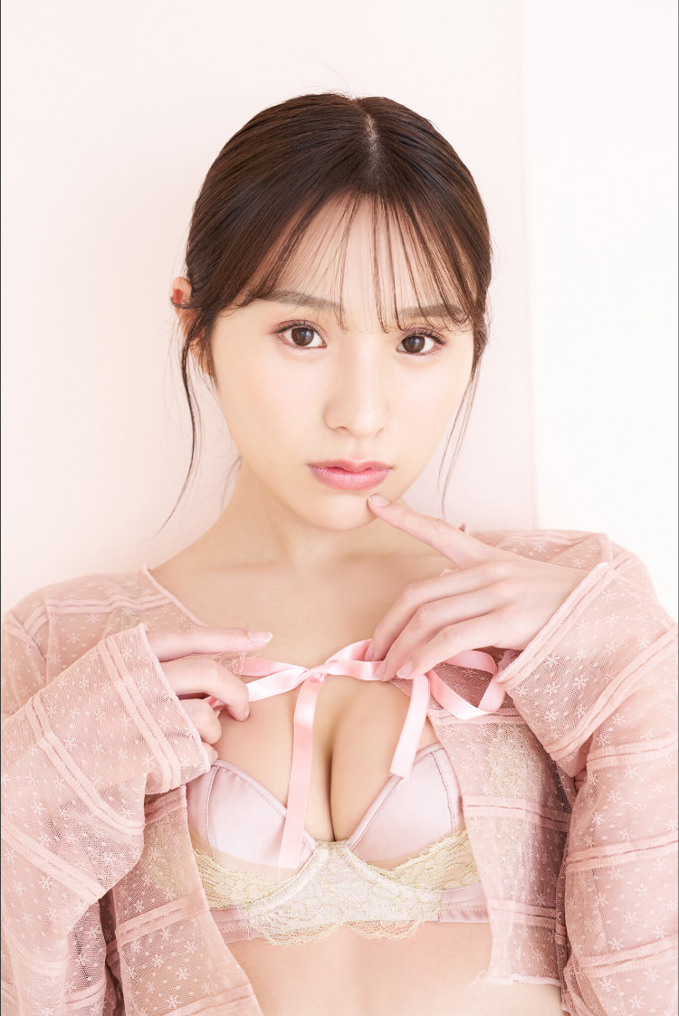 山梨县正妹《左伴彩佳》温柔伴左右！笑容带着大姊姊的气质！