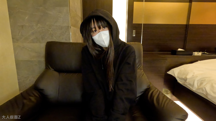 初月（18 岁），身高 173 厘米、体重 58 公斤，有着模特般的身材