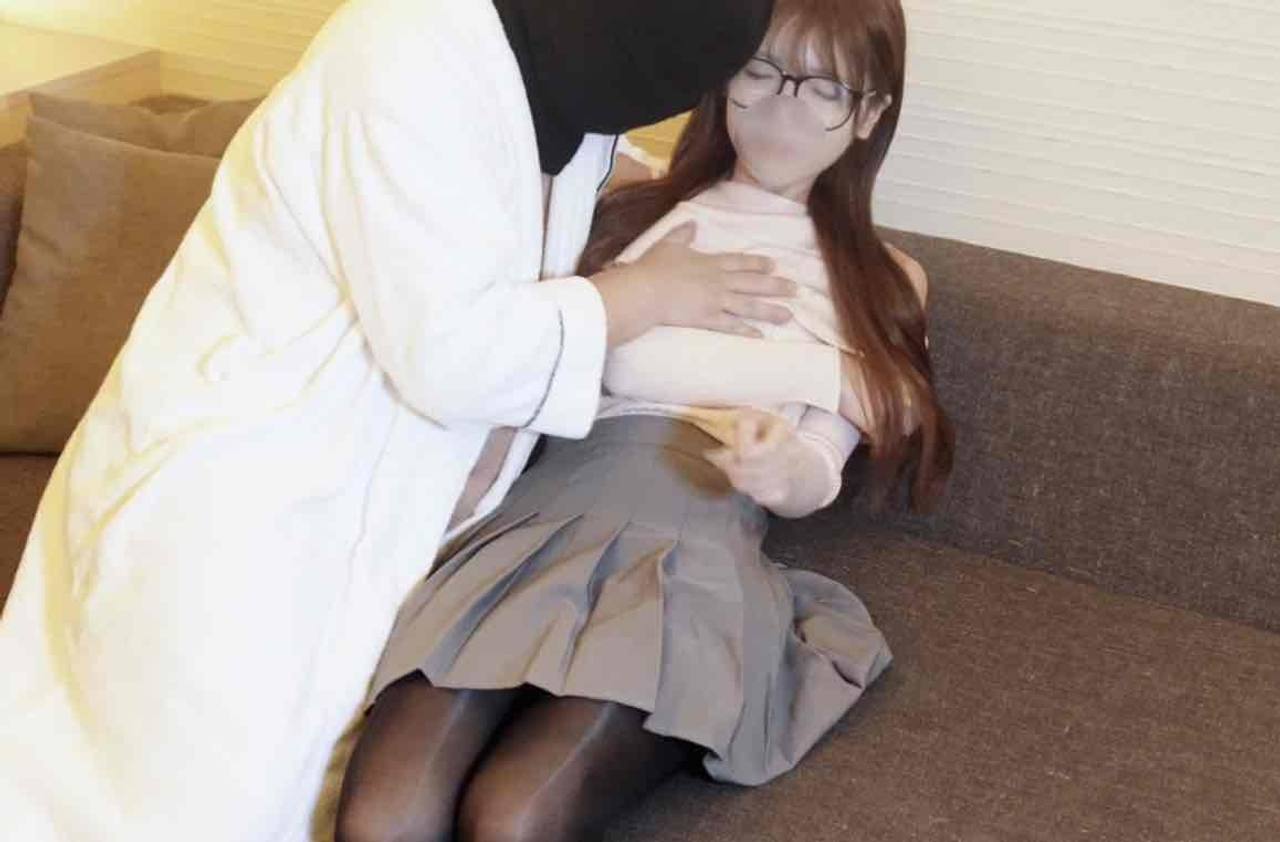 【影片】A杯萝莉《翔乃そら》出道前FC2无码片一堆！