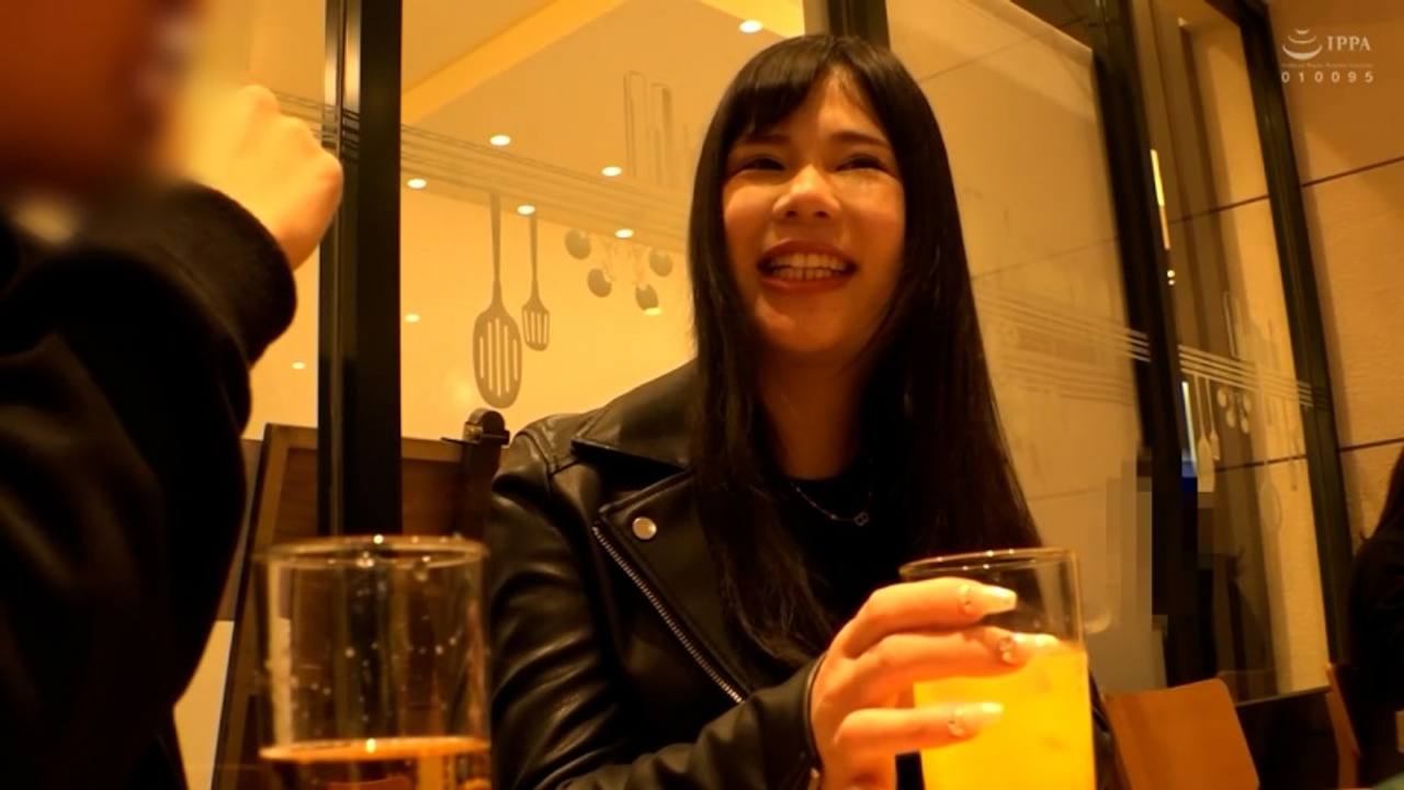 FC2-PPV 新宿をぶらつく地方妻