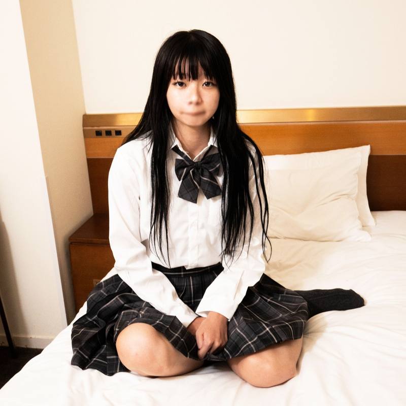 FC2-PPV 【小柄】【角色扮演】21岁身长155cm抱き心地抜群なセイ服 が金欠で撮影応募！