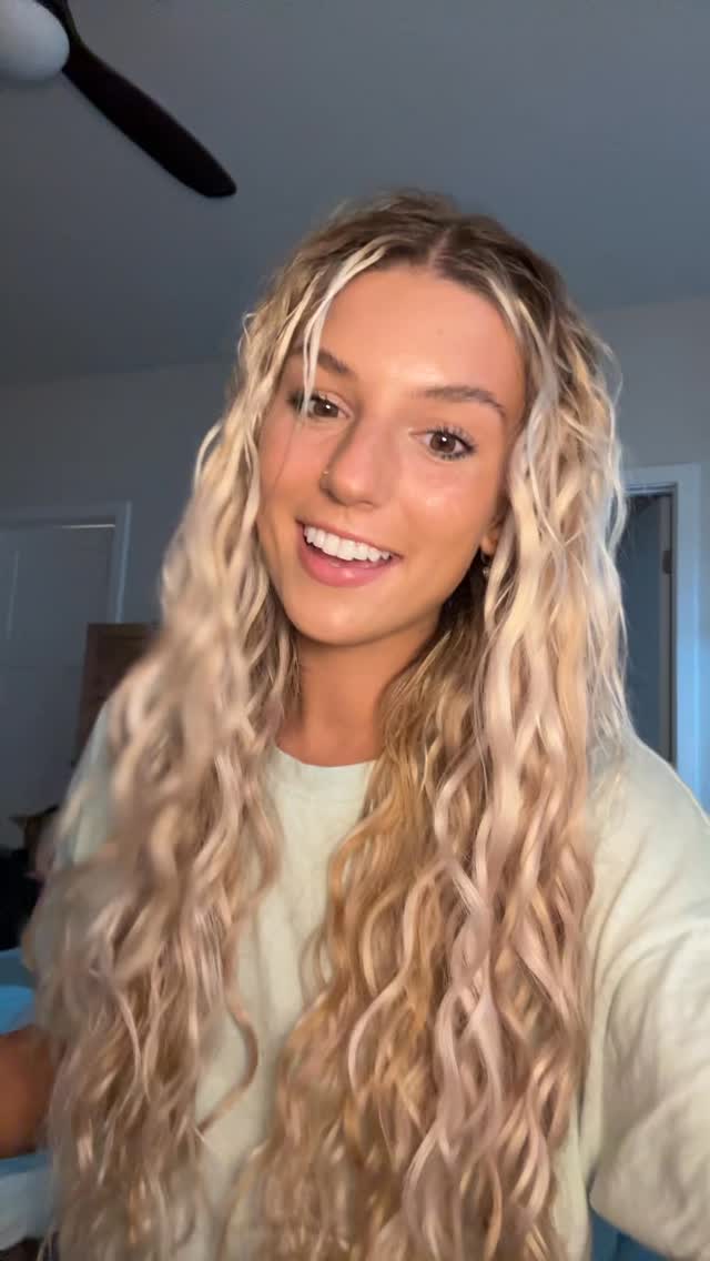 【上车】不只扮店员!甜美女大生《Amber Griz》拍Pornhub观看数破1.1亿!