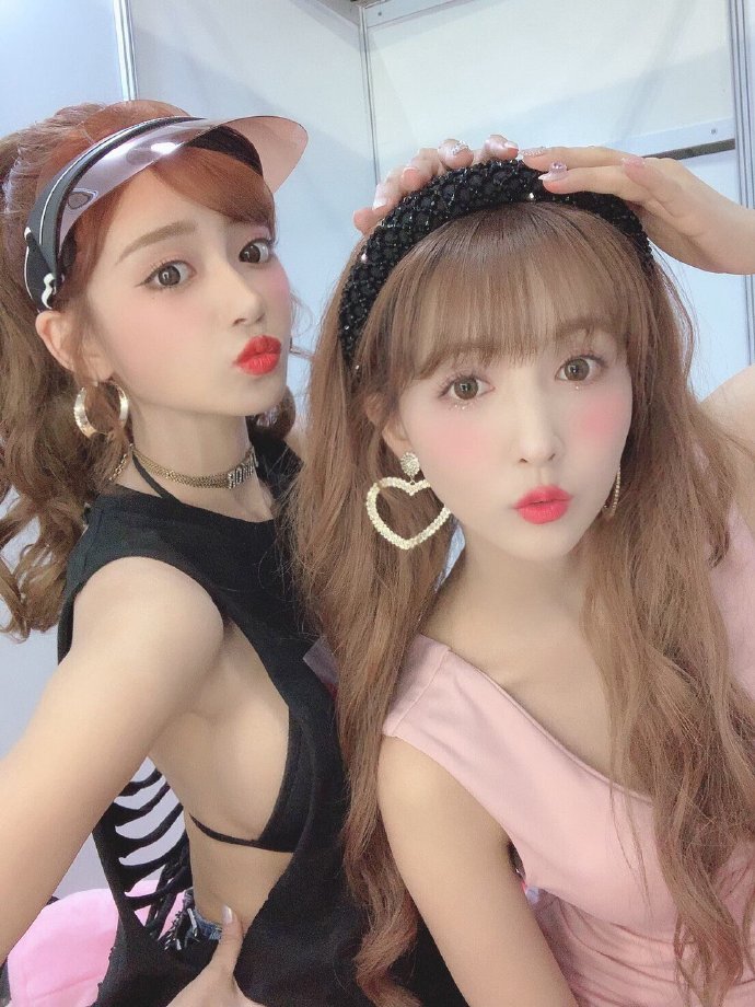 三上悠亚挥毫题写老司机