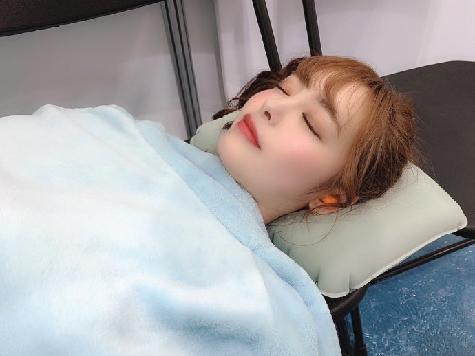 三上悠亚挥毫题写老司机