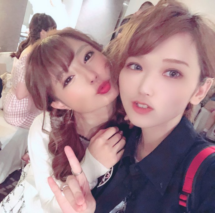 三上悠亚挥毫题写老司机