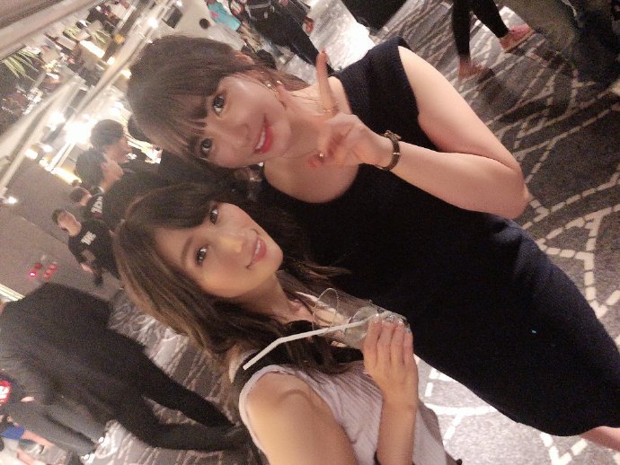 三上悠亚挥毫题写老司机