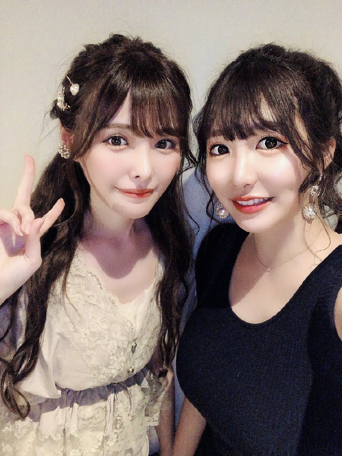 三上悠亚挥毫题写老司机