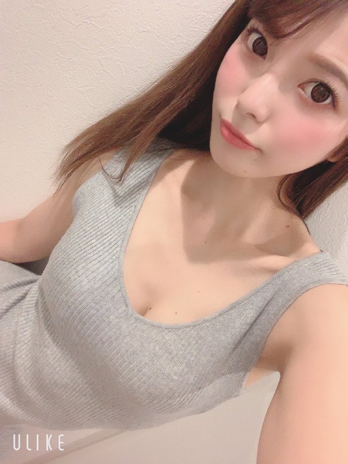 三上悠亚挥毫题写老司机