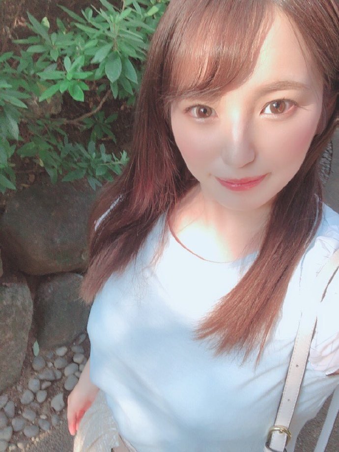 三上悠亚挥毫题写老司机