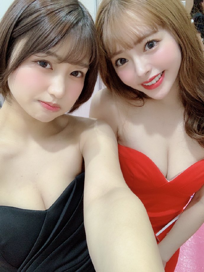 霓虹演员齐斗艳