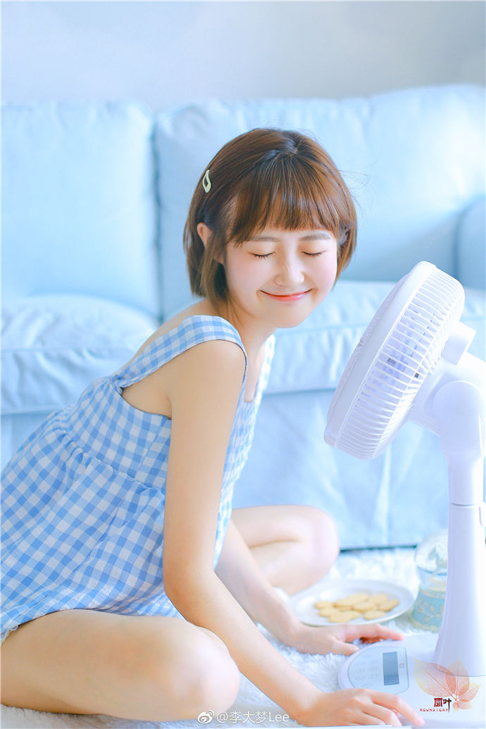 那个可爱的、大声说话的短发姑娘。2.jpg