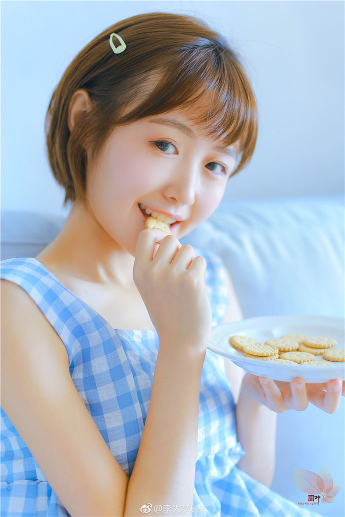 那个可爱的、大声说话的短发姑娘。1.jpg