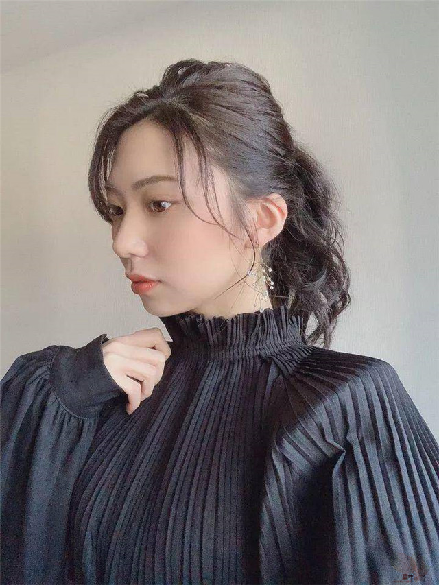 与片商Premium完成续约！山岸逢花开心加薪！