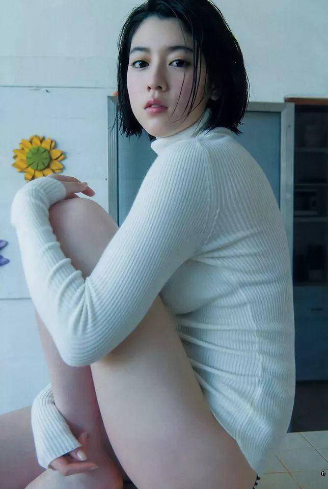 三吉彩花：绝对的高挑美人