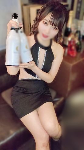 キャバ嬢枕で。趣味摄影を内緒で公開。奨学金返済のため真面目な看護師が夜の世界へ