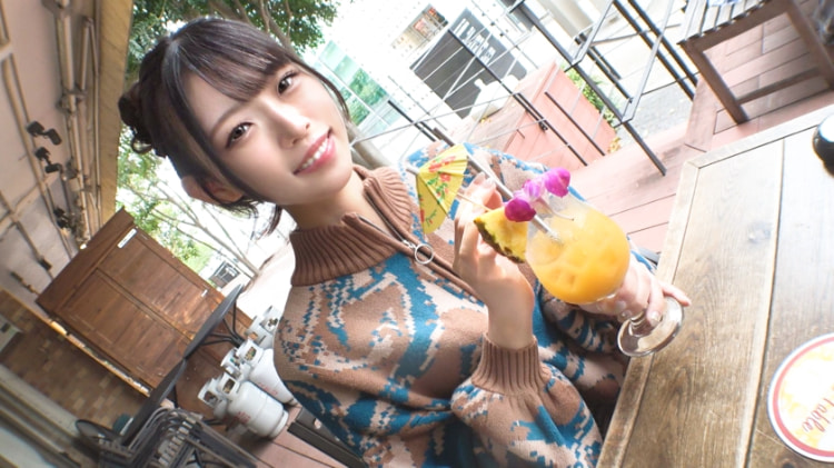 SIRO-5244ゆず23岁，live house工作人员。