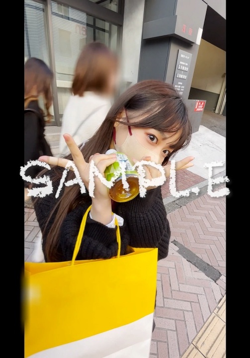 荣获〇〇小姐选美大赛冠军 18 岁少女