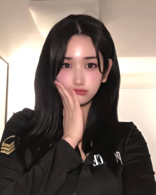 混血感泳衣模特《김현주》超巨杯撑起自品牌泳衣！侧看依旧是屹立不摇山峰！