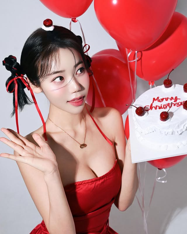 美女网红《金敏京 김민경》跟水獭戏水「遭突击袭胸」过程全都录！