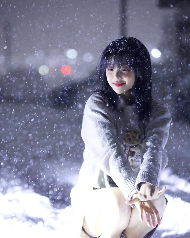 QWER女团成员《Hina ひな》可爱外表暗藏性感！女子宝藏乐团一员！